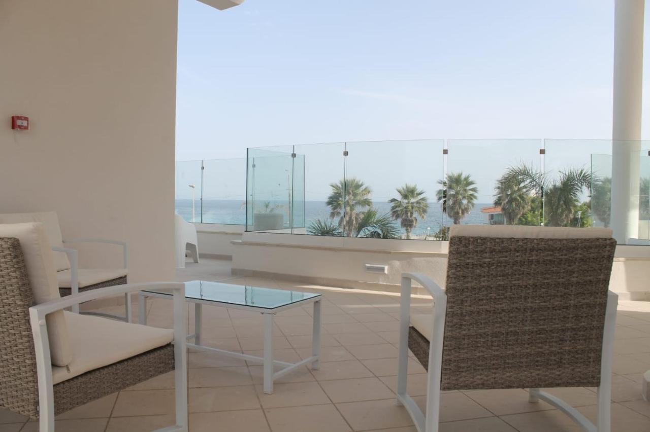 Jonium Hotel - Amazing Sea View And Swimming Pool Pulsano Dış mekan fotoğraf