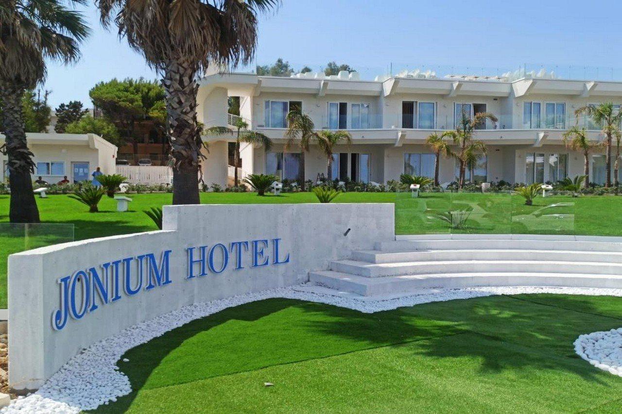 Jonium Hotel - Amazing Sea View And Swimming Pool Pulsano Dış mekan fotoğraf