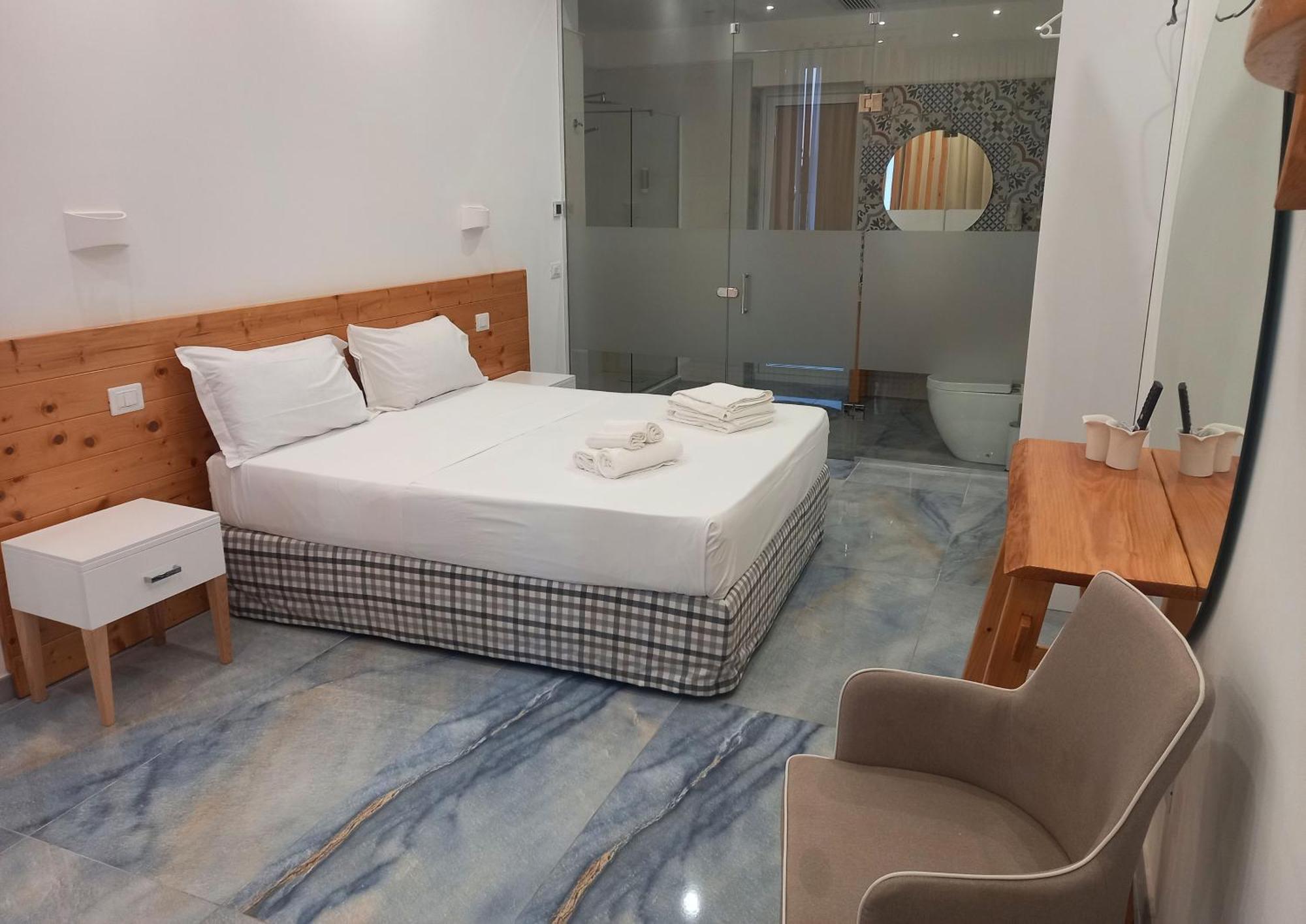 Jonium Hotel - Amazing Sea View And Swimming Pool Pulsano Dış mekan fotoğraf