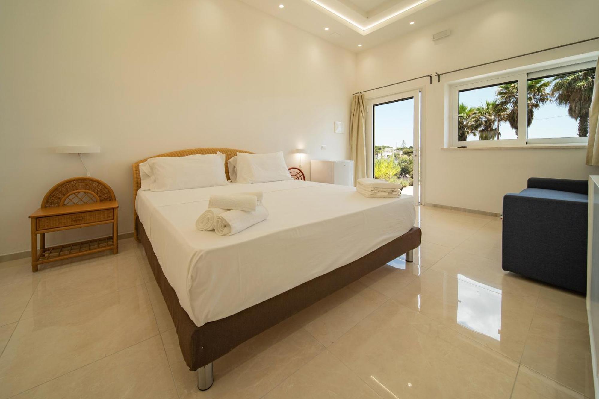 Jonium Hotel - Amazing Sea View And Swimming Pool Pulsano Dış mekan fotoğraf